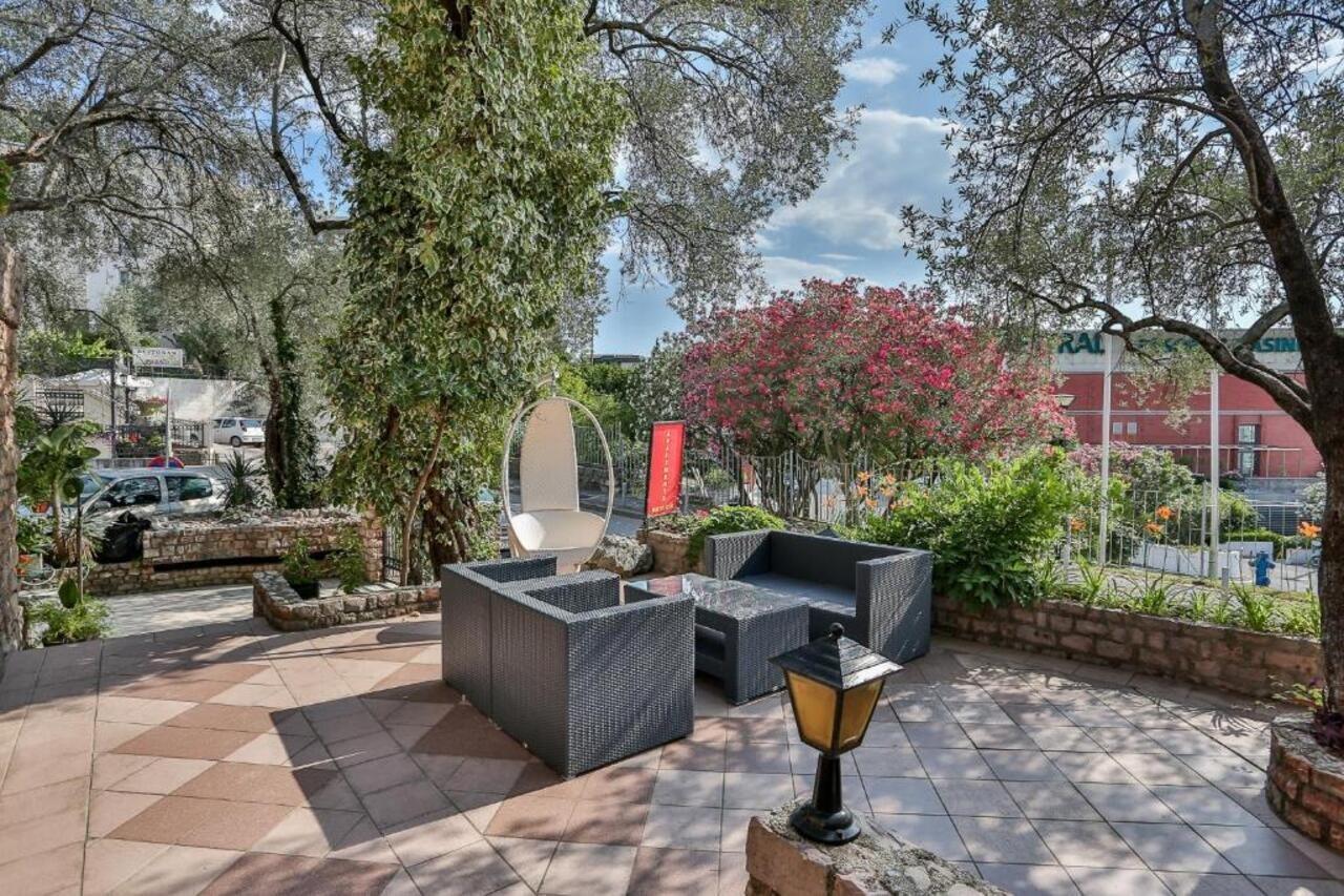 Milan'S Apartments Sveti Stefan Exterior photo