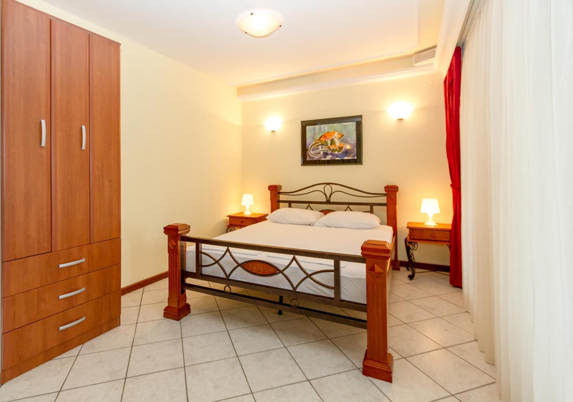 Milan'S Apartments Sveti Stefan Room photo