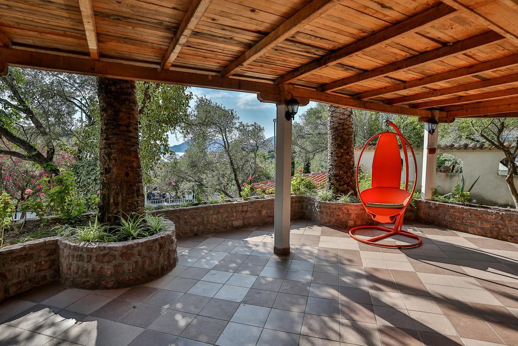 Milan'S Apartments Sveti Stefan Exterior photo
